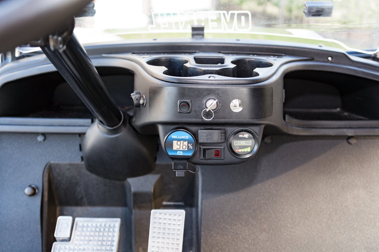 13-041 Reliance Battery Meter & USB Charger